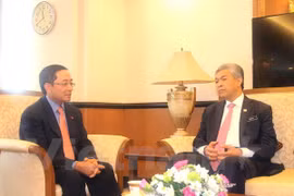 马来西亚副总理扎希德·哈米迪与越南驻马来西亚大使范高峰