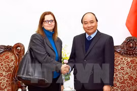 越南政府总理阮春福会见以色列驻越大使埃隆·沙哈尔（图片来源：越通社）