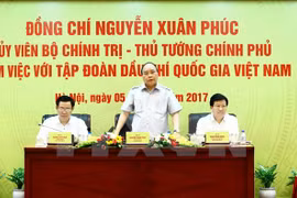 越南政府总理阮春福在会上发表讲话。