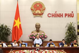越南政府总理阮春福在会议上发表讲话