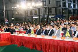 出席“岑山旅游110周年”纪念活动的代表。（图片来源：因特网）