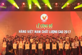 590家企业荣获2017年越南优质产品证书​(图片来源：http://plo.vn）