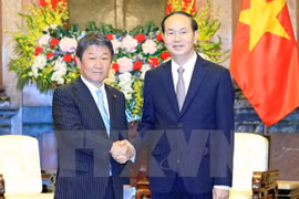 国家主席陈大光会见日本经济产业大臣兼经济振兴大臣茂木敏充
