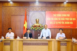 越南政府总理同意向遭受第12号台风袭击的省份提供一万亿越盾