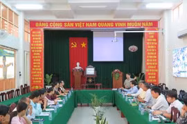 会议全景。