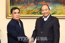 政府总理阮春福会见老挝和瑞典客人
