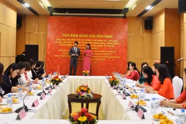 座谈会全景