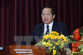 越共中央委员、信息传媒部部长张明俊在会上发表讲话