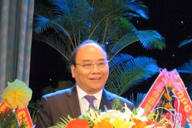 阮春福在广南—岘港特区区委成立50周年纪念典礼上发言。