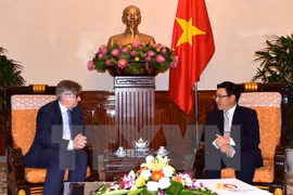 政府副总理兼外长范平明会见西班牙外交国务秘书伊格纳西奥( 图片来源：越通社）
