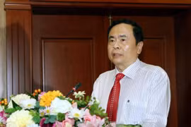 越南祖国阵线中央委员会主席陈青敏在会上发表讲话。