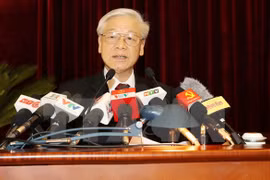 越共中央总书记阮富仲在会议上致辞。