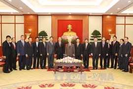越共中央总书记会见老挝人民革命党代表团
