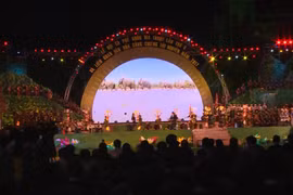 西原锣钲演奏会场景。