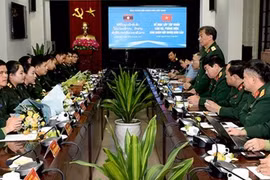 为老挝《人民军队报》干部、记者举办的2017年新闻业务培训班圆满结束
