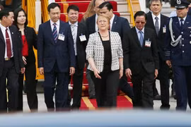 智利共和国总统米歇尔抵达河内 开始对越南进行国事访问