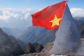 高3143米的番西邦峰