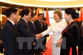 越南国会主席阮氏金银与俄罗斯联邦委员会（即俄罗斯议会上院）主席瓦伦蒂娜•马特维延科