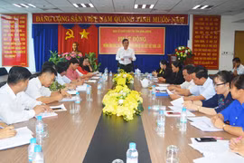 “了解越老特殊关系历史”知识比赛的启动仪式。（图片来源：http://baobinhduong.vn）
