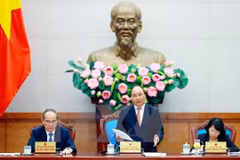越南政府总理阮春福在会议上发表讲话