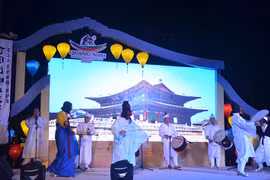 韩国安东文化节在会安市亮相