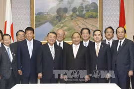 越南政府总理阮春福会见日本众议院议长大岛理森。