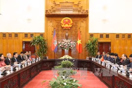 越南领导人会见柬埔寨参议院第一副主席奈北纳