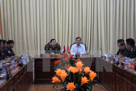 后江省人民委员会副主席阮文俊在会上发表讲话。
