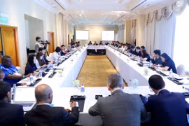 贸易投资委员会举行会议。
