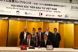越捷航空公司与日本三菱日联金融集团旗下的三菱日联融资租赁飞机融资租赁协议签署仪式。