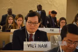 越南常驻联合国日内瓦办事处和瑞士其他国际组织代表杨志勇大使。