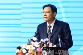 越南农业与农村发展部部长阮春强在会上发言。