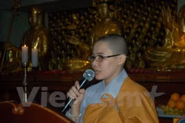 越南佛教协会国际佛教委员会委员释女戒性师姑发表讲话