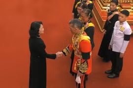 越南国家副主席邓氏玉盛向泰国其他王室成员表示诚挚慰问（图片来源：越通社）