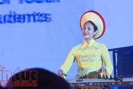 世界青年与学生联欢节：越南做开场表演