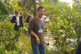 赴芹苴市参观的游客