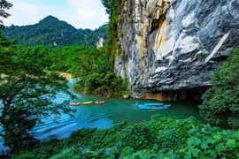 越南著名风芽洞 。图自《越共电子报》