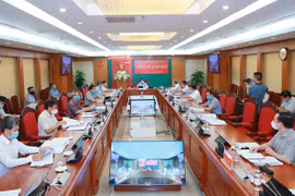 中央检查委员会第三次会议：对南方粮食总公司党委书记、董事长武青河给予警告处分