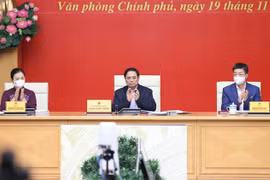 政府总理范明政与芹苴市选民接触