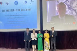 越南国际物理中心和国际数学研究与培训中心揭牌成立