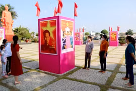 纪念胡伯伯出国寻找救国之路110周年的海报展在平顺省举行