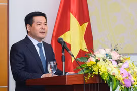 越南工贸部长阮鸿延向中国人民致以国庆问候