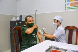 新冠肺炎疫情：全国新冠疫苗接种人数达近5.4万