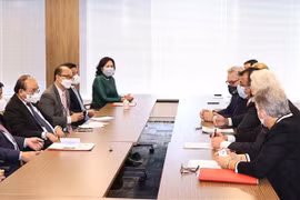 越南国家主席阮春福会见美国各协会和各大公司领导 