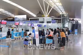 从实施社交距离措施的省市乘机回河内的旅客需持有RT-PCR检测阴性证明