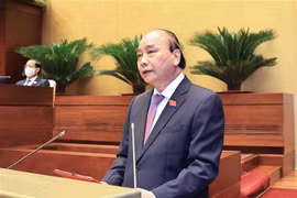 第十五届国会第一次会议：通过批准国防安全委员会副主席及委员的决议