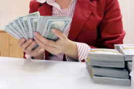 10月14日上午越盾对美元汇率中间价上调4越盾