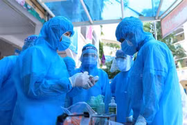 胡志明市在各地方设立新冠患者集中隔离点