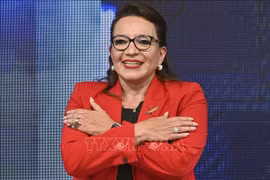 阮春福致电祝贺希奥玛拉·卡斯特罗女士当选洪都拉斯总统 