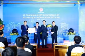 越南政府副总理黎明慨出席越南证券交易所揭牌仪式
